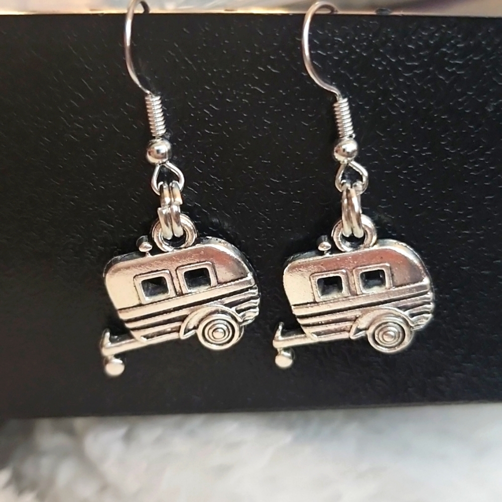 Happy Camper earrings 925S Post ER